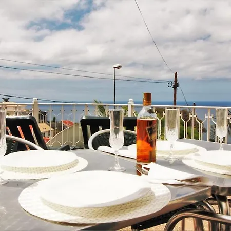Bom Successo With Private Pool In Funchal * Funchal (Madeira)